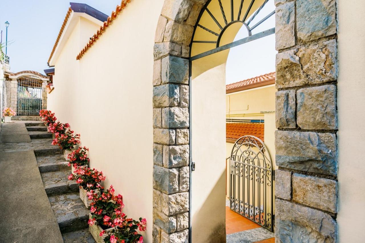 Appartamento Ilaria In Villa Laura スカラ エクステリア 写真